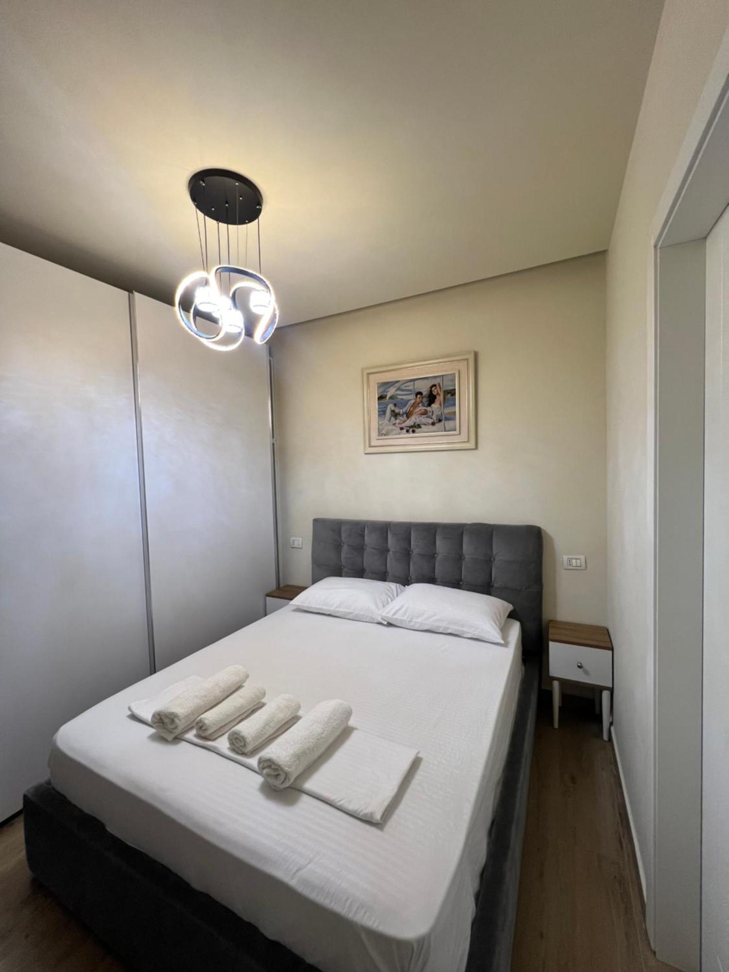 Condor Center Luxury Apartment Tirana Exterior photo
